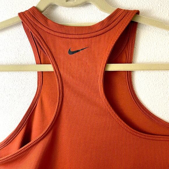 🍒 Nike Dri-fit Studio Ribbed Racerback Tank Top Small Rust Orange GUC Athletic - Picture 4 of 8